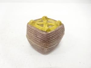 糸巻き　香合